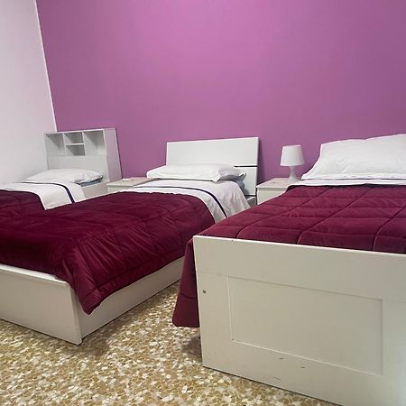 Aeroporto Room Azzano San Paolo Bagian luar foto